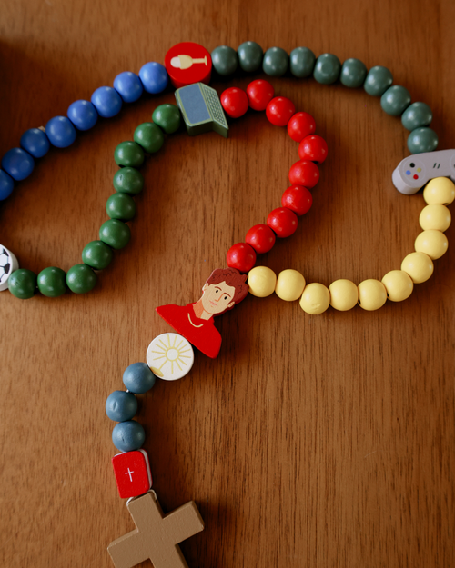 Saint Carlo Acutis Rosary Kit - JMJs Catholic Store, Inc